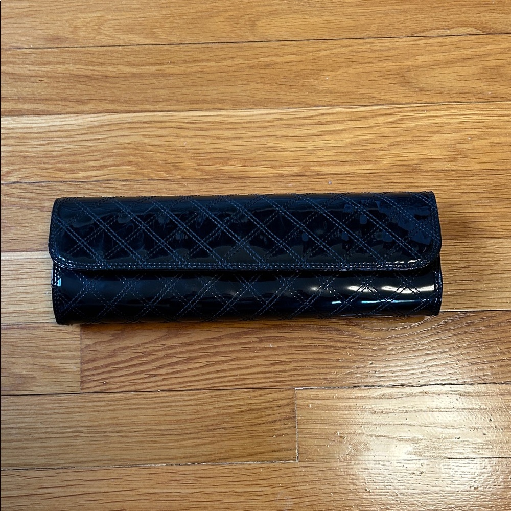 GAP Black Patent Clutch